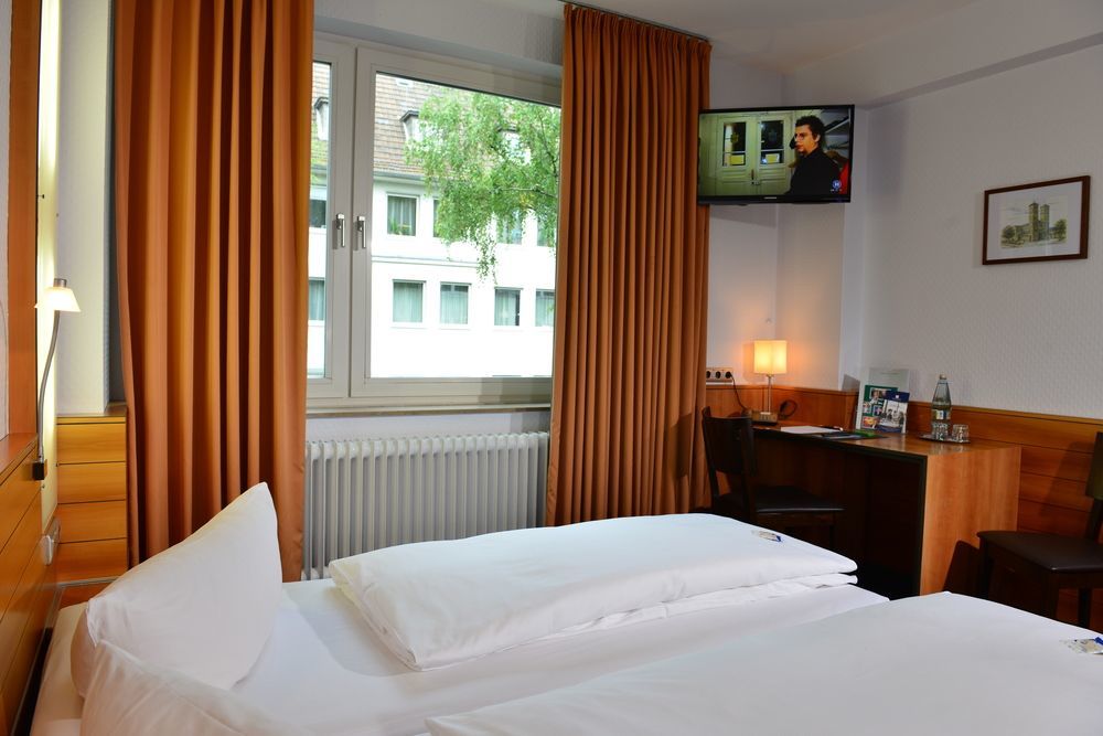 Messehotel Koeln-Deutz Kültér fotó